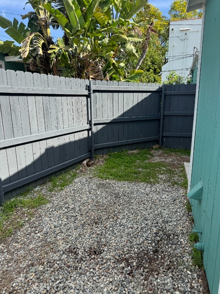 Building Photo - 4543 1/2 Alumni Ave