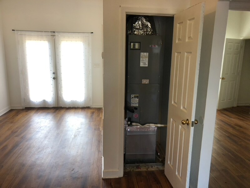 Building Photo - 418-420 Cir H Dr