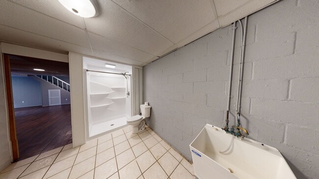 Building Photo - Charming 3-Bedroom, 2-Bath Single-Family H...