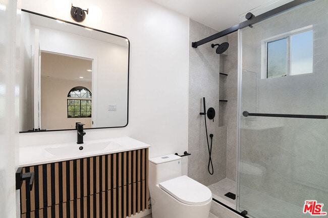 Building Photo - 466 S Orlando Ave