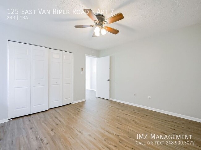 Building Photo - 125 E Van Riper Rd