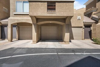 Building Photo - 4644 N 22nd St