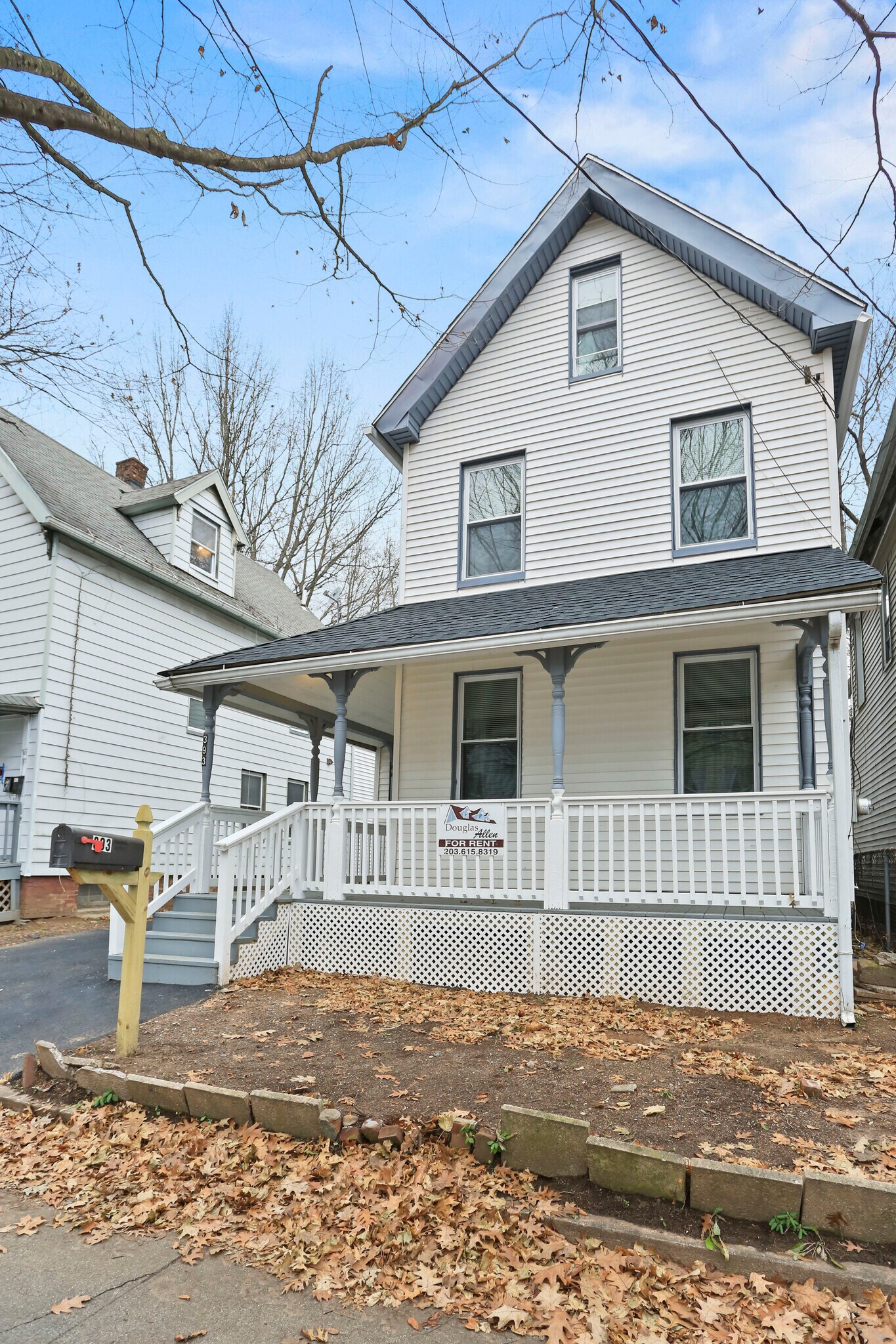 Building Photo - 393 Huntington St