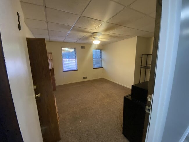 Building Photo - 1223 E Carson St