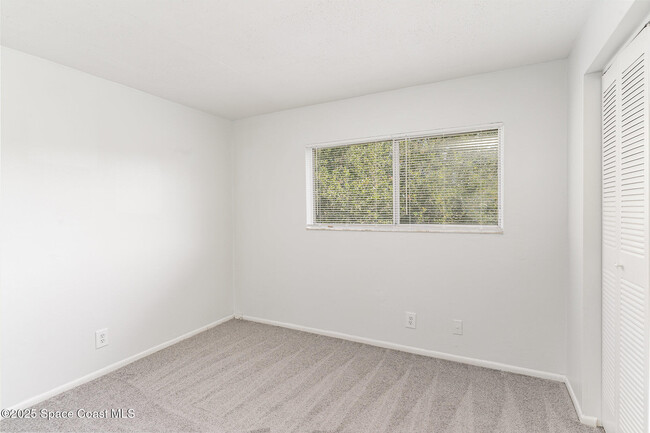 Building Photo - 204 Seminole Ave W