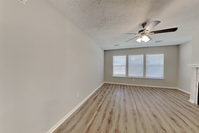 Building Photo - 4935 Pecan Grove Dr