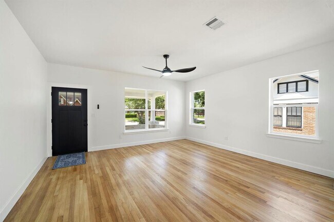 Building Photo - 2811 Barbee St