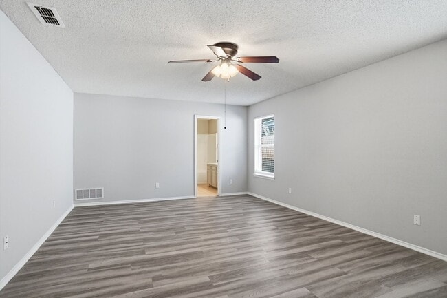 Building Photo - Spacious, Remodeled, 3-2-2 just off Boat Club in Eagle Mountain ISD!