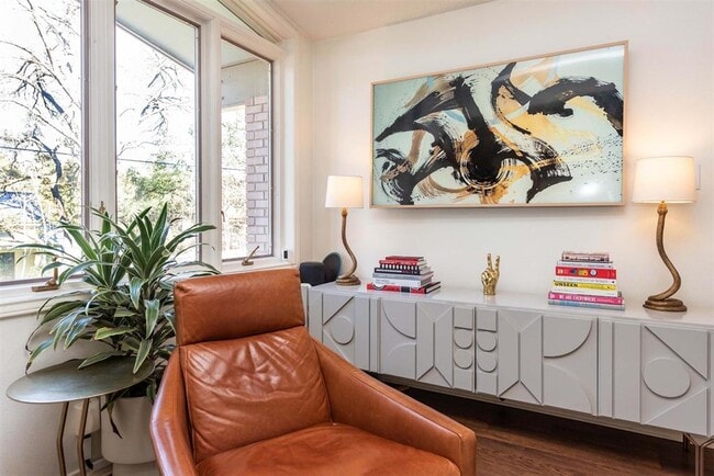 Building Photo - 2 Randolph Pl