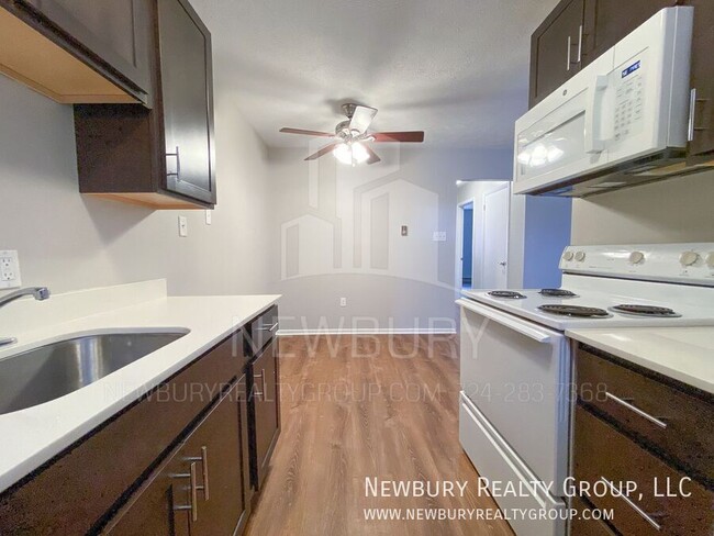 Building Photo - Spacious 2-Bedroom Apartment in a Serene C...