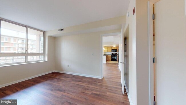 Building Photo - 350 G St SW