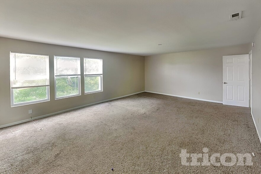 Building Photo - 3321 Hapsburg Way