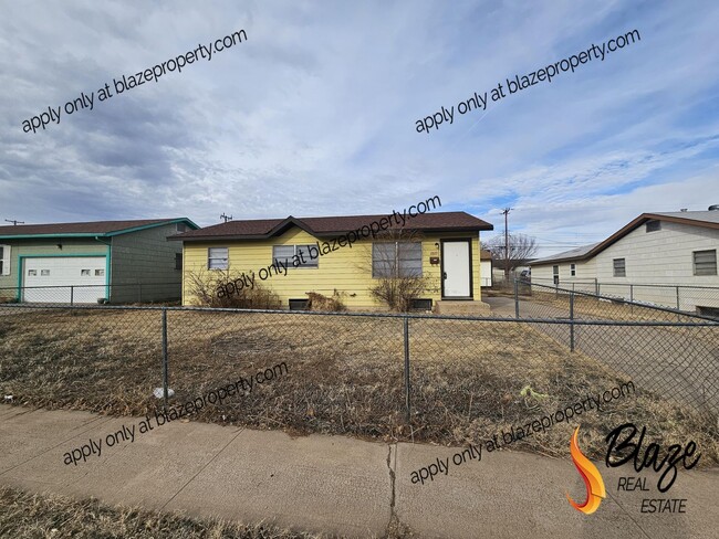 Primary Photo - Spacious 3-Bedroom Home with Finished Base...