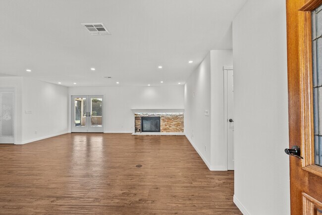 Building Photo - 3177 Austin Ave