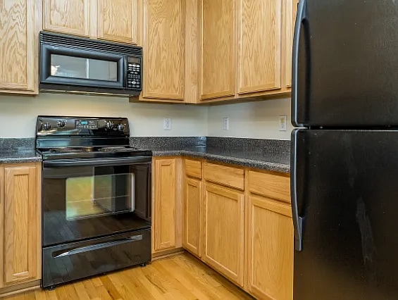 Building Photo - 5404 Goldenglow Way