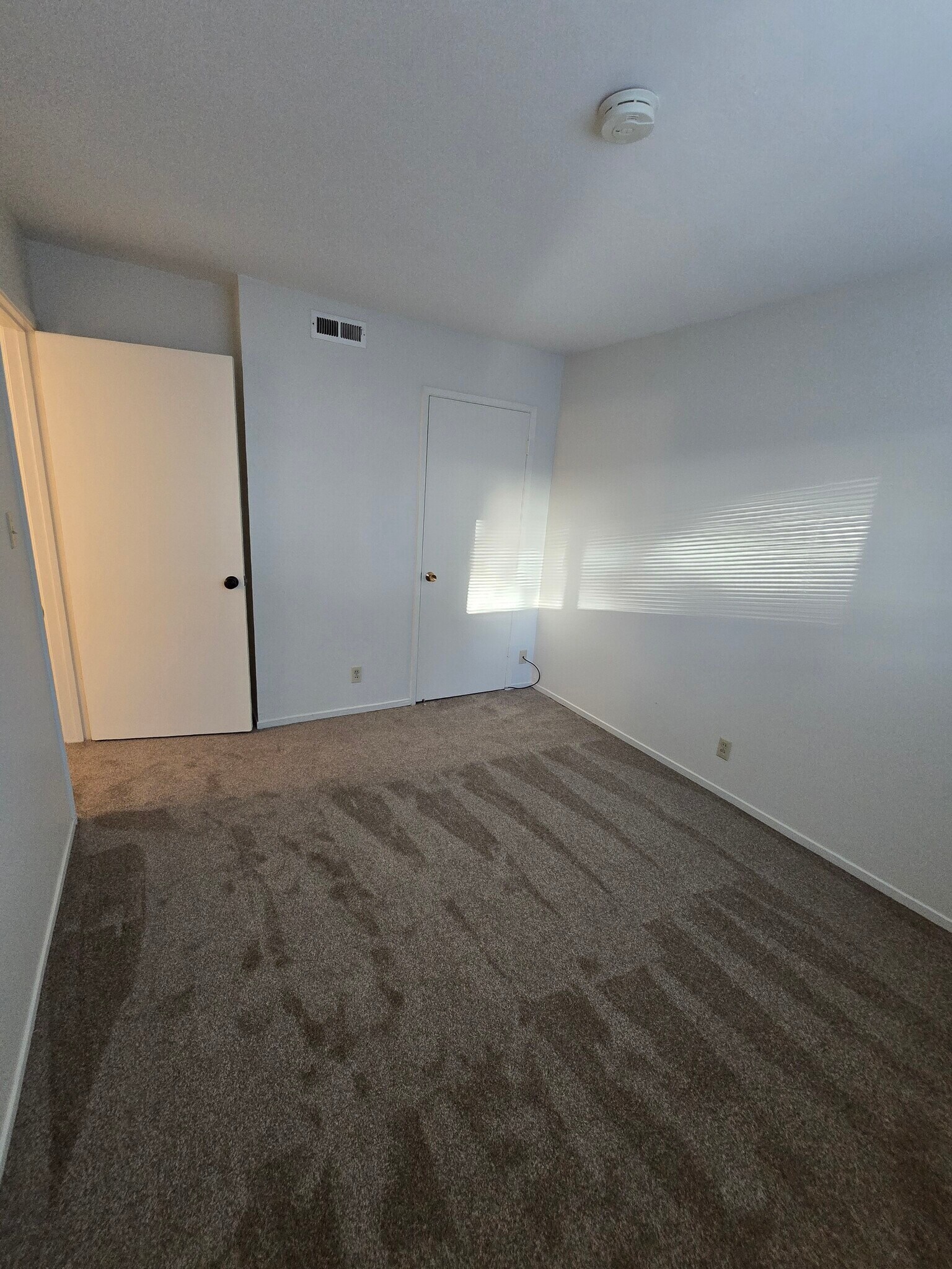 Building Photo - 1751 Ross Cir