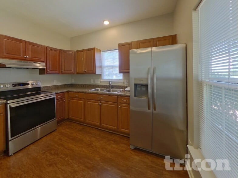 Building Photo - 8872 Treyburn Dr