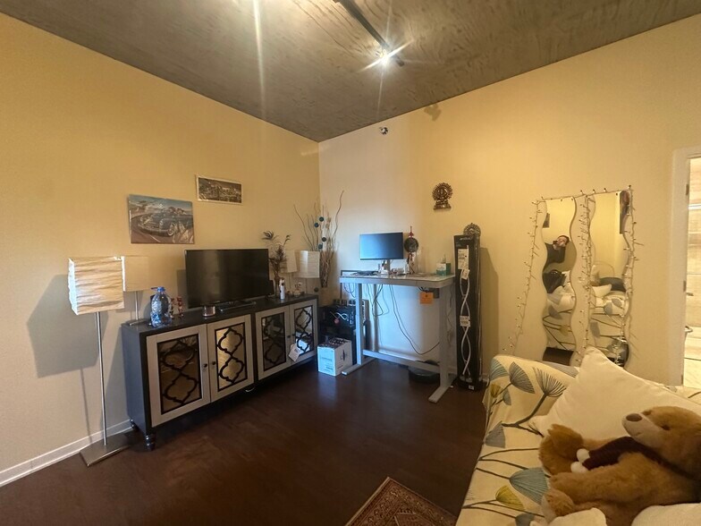 Building Photo - 1345 S Wabash Ave