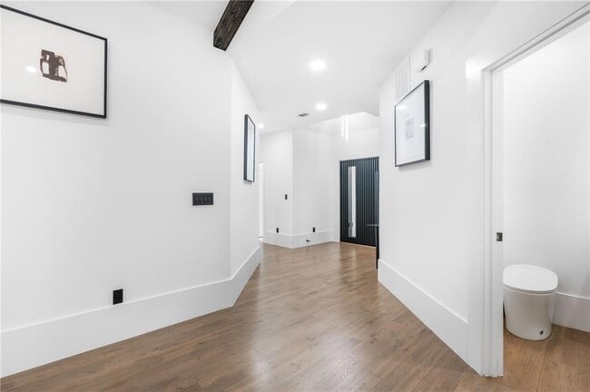 Building Photo - 507 Karen Ln