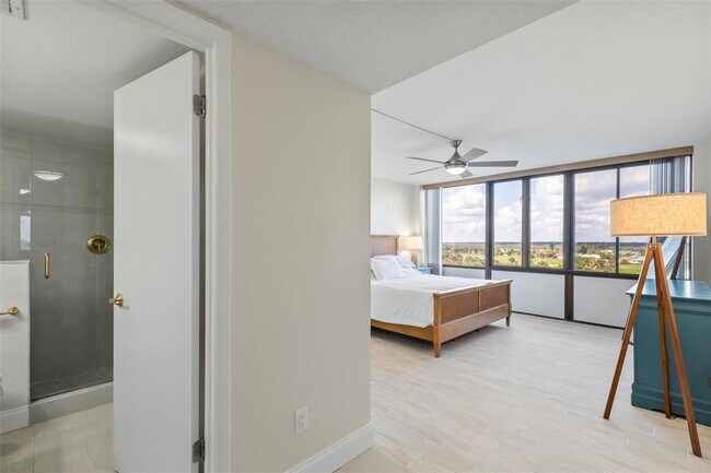 Building Photo - 3580 S Ocean Shore Blvd