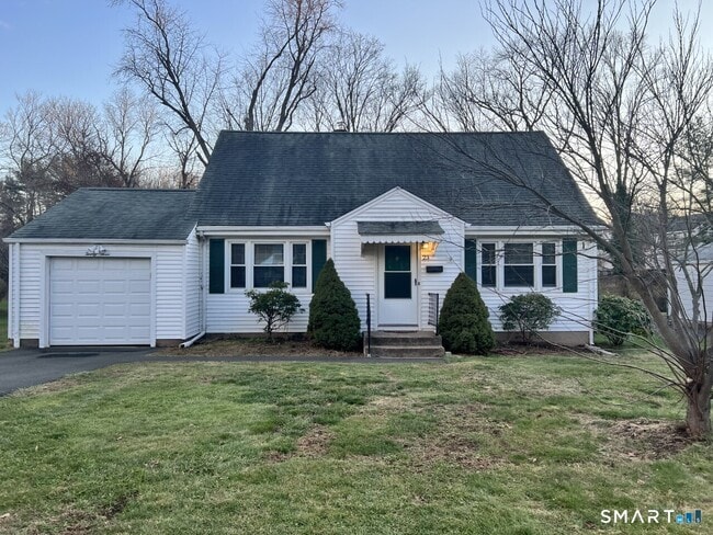 Building Photo - 23 Pinewood Rd