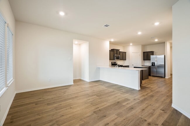 Building Photo - 1324 Stuarts Frst Dr