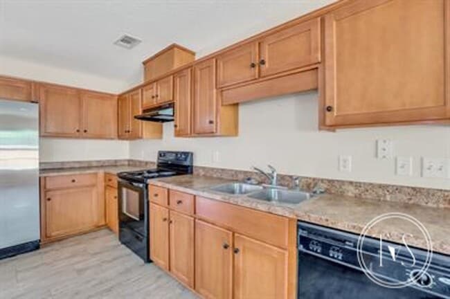 Building Photo - 45 Prospect Lp