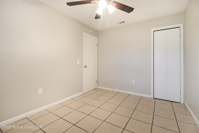 Building Photo - 2495 E Sherwood Cir