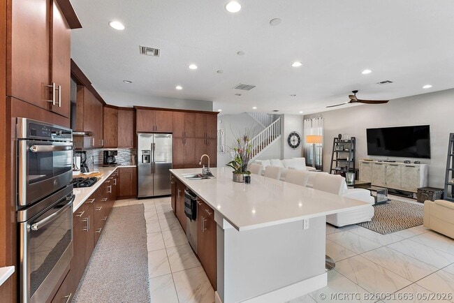 Building Photo - 1077 Faulkner Ter