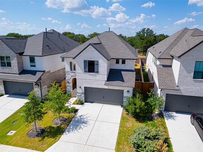 Building Photo - 617 Buckaroo Dr