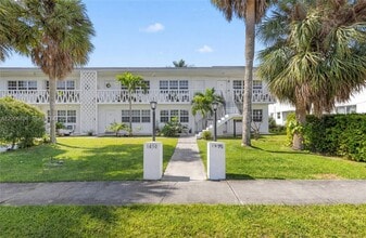 Building Photo - 1450 NE 171 St