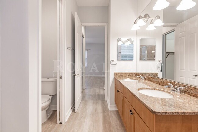 Building Photo - 12060 Lucca St