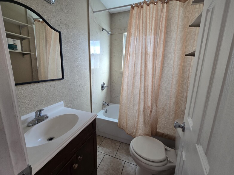 Bath - 505 Veterans Ave