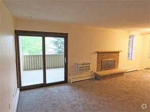 Building Photo - One Bedroom Condo Available For Rent in Bo...