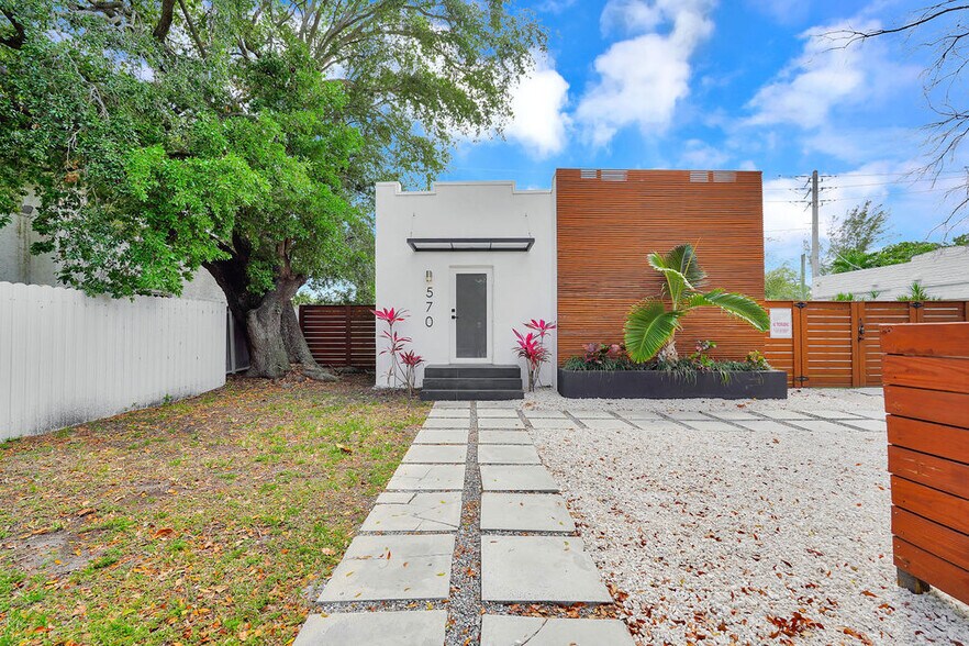 Building Photo - 570 NW 48th St