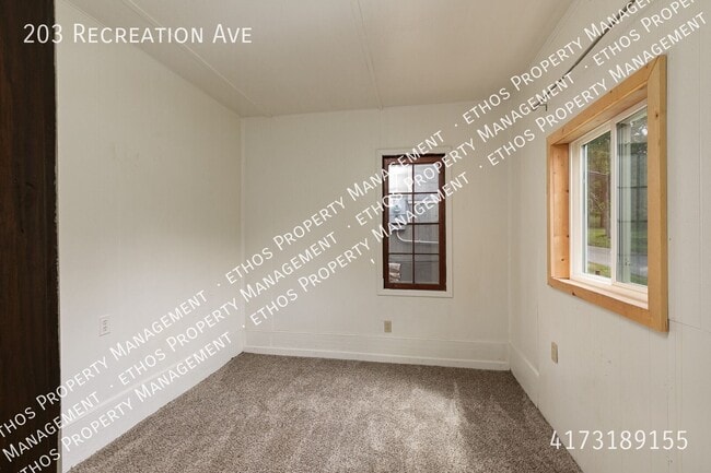 Building Photo - 203 Recreation Ave