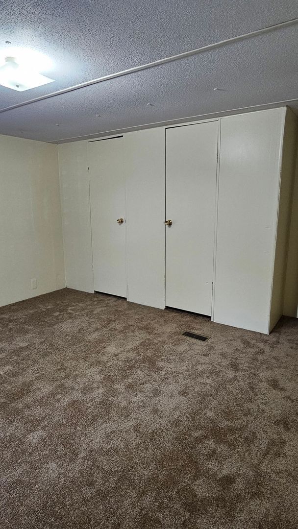 Building Photo - mobile home conveniently located
