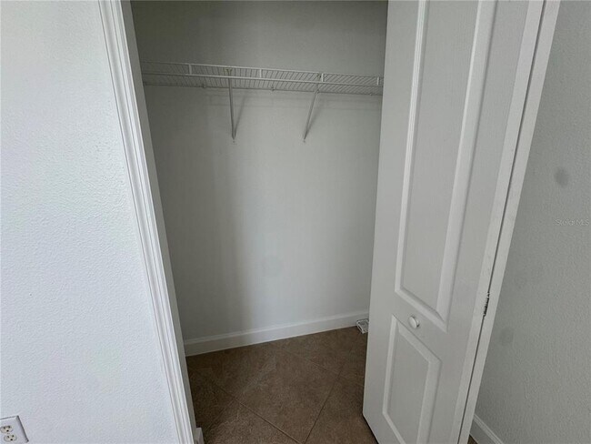 Building Photo - 14940 Day Lily Ct