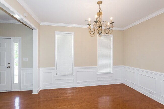 Building Photo - 2645 Winding River Dr