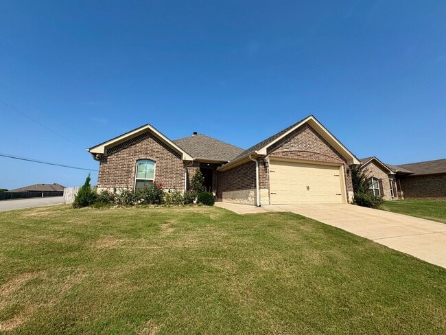Primary Photo - Available Now! Stunning 3 Bedroom 2 Bath i...