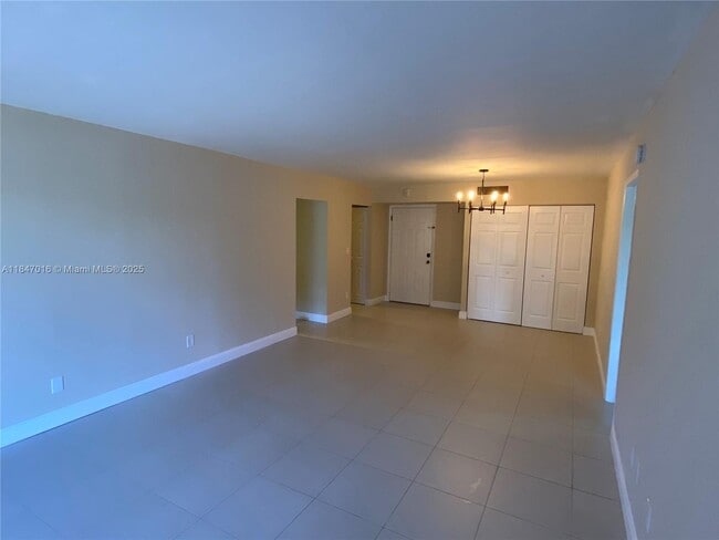 Building Photo - 9301 SW 92nd Ave