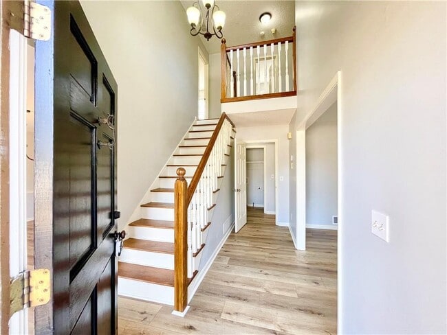 Building Photo - 1721 Emerson Ct NE
