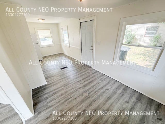 Building Photo - 897 McKinley Ave