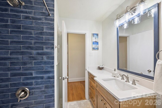 Building Photo - 2027 Wensley Dr