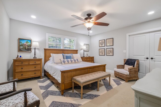 Building Photo - 605 Waverly Rd