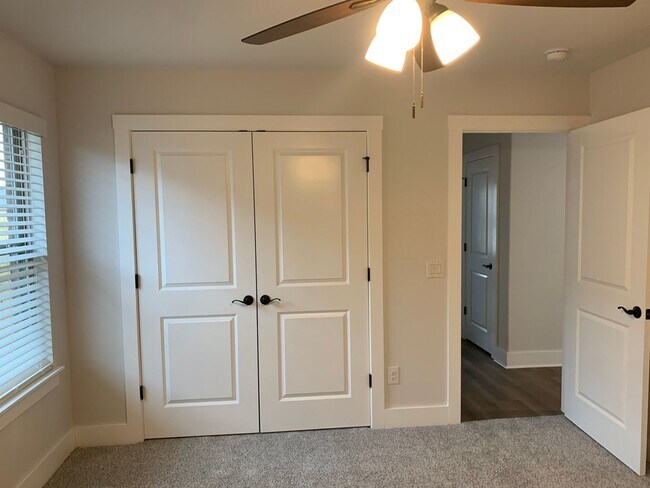 Building Photo - 301 Citation St