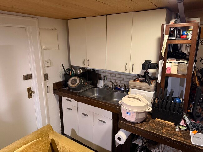 Building Photo - 417 W Webster Ave