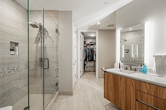 Building Photo - LUX 1BD, 1.5BA Lakehouse Condo with Bonus Den