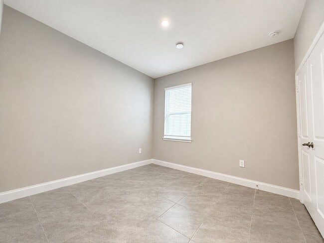 Building Photo - 851 Vineyard Rdg Rd