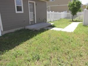Building Photo - 504 Rolling Oak Dr